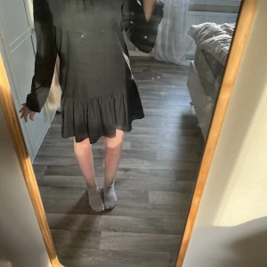 Klånning - Fin klänning ifrån bikbok i storlek S💘helt oanvänd❤️