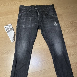 D squared jeans   - Brorsas d squard jeans men inte använda då kan köpte dem i för liten storlek (storlek 48: 46 cm midja Original pris: 1899