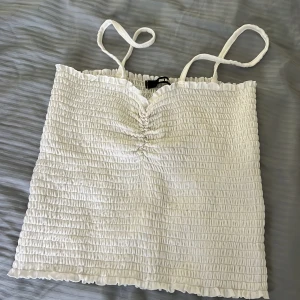 Topp  - Topp från bikbok 