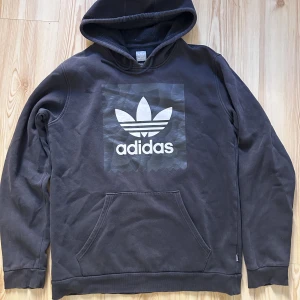 Adidas tröja - Adidas hoodie i bra skick! 