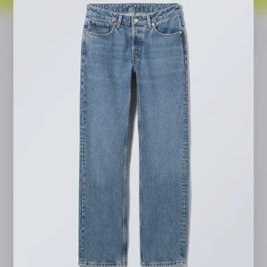 Weekday jeans - Säljer dessa pin mid Weekday jeans, då dom blivit för små för mig!🤍