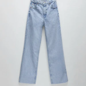 Zara jeans  - Jeans från zara som passar mig perfekt på längden som är 168 cm. 