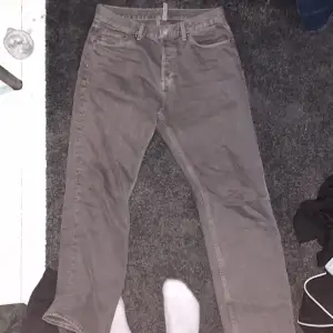 ett par jeans från weekday, mosel ”space” storlek 29/30