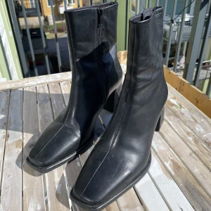 Vagabond Stövletter  - Använda vid två tillfällen i fint skick 