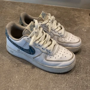 Nike air force - Nike air force, använda men fina i skicket