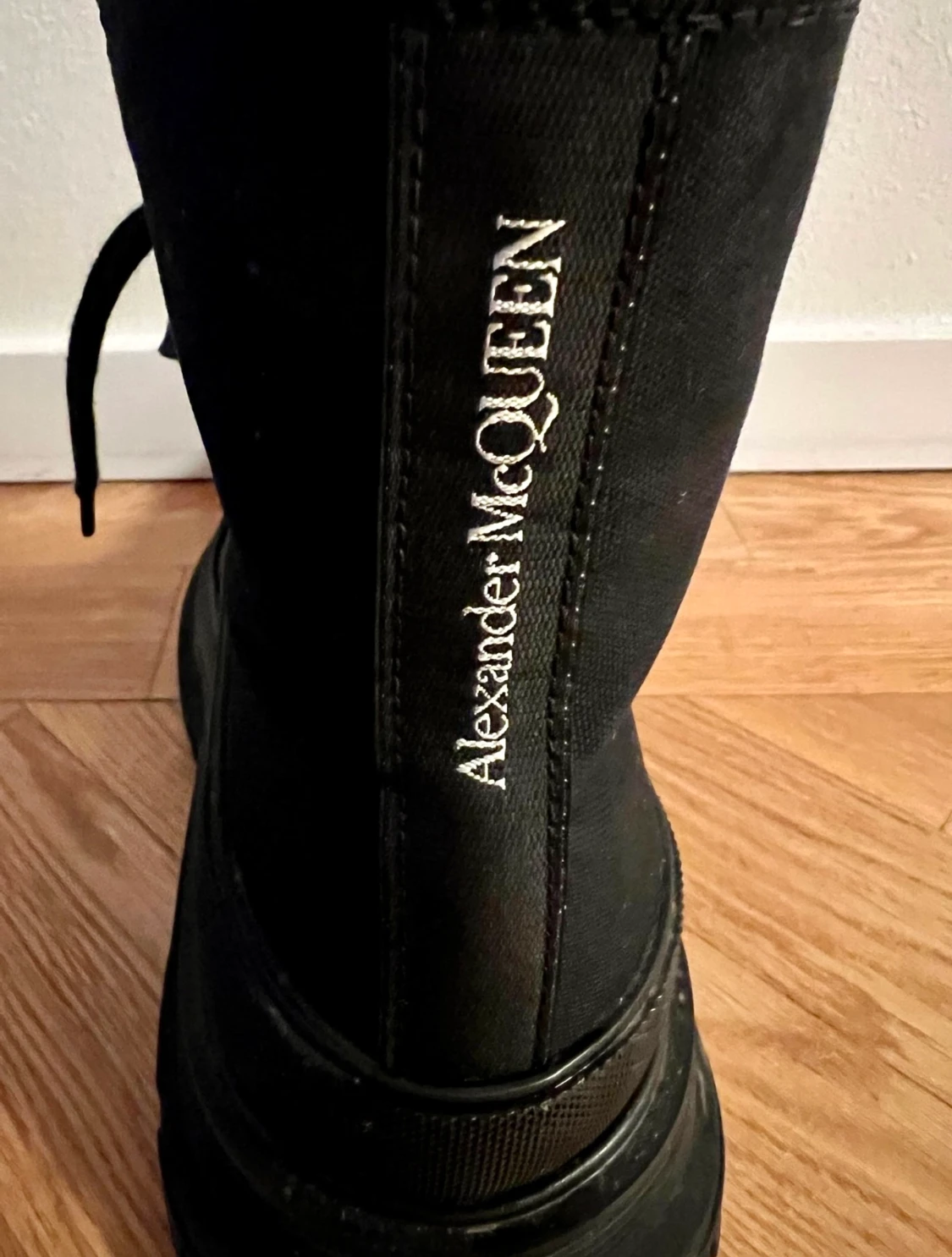 Alexander McQueen tread slick  - 90