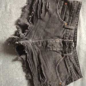 Lågmidjade jeansshorts - Lågmidjat