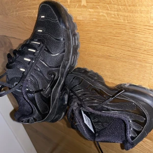 NIKE TN - Helt nya använda endast en gång  Storlek 35 Perfekt för hösten 🫶