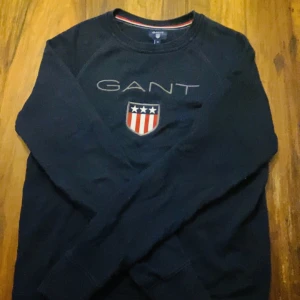 Gant Sweatshirt  - Säljer eftersom att jag inte använder den längre, använts vid få tillfällen, bra skick!  Hör gärna av dig vid intresse! 🌟