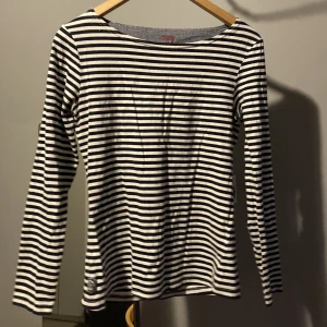 Tröja - Randig tröja i storlek 38