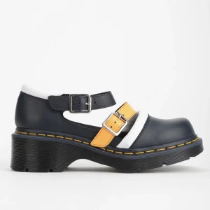 Dr Martens x Agyness Deyn mary-janes - Ett par mary-janes skor från en gammal collab med Agyness Deyn, perfekt nu för vår/sommar! Extremt svåra att få tag på nu speciellt i princip nyskick! Supergulliga men aldrig använt dom. Är stl 38 men är rätt små i stl så kan ev passa stl 37 med.