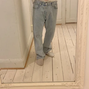 Weekday jeans - Baggyfit jeans från weekday. Dom är i bra skick, knappt använda.