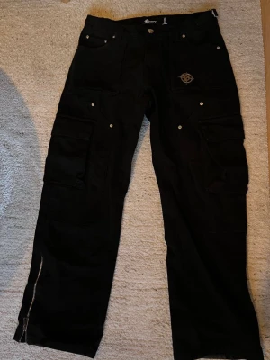 Vicinity Cargos - Cargos från vicinity i bra skick! Pris kan diskuteras