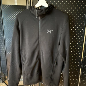Arcteryx fleece M Kyanite - Som ny.  Inköpspris 1900. 