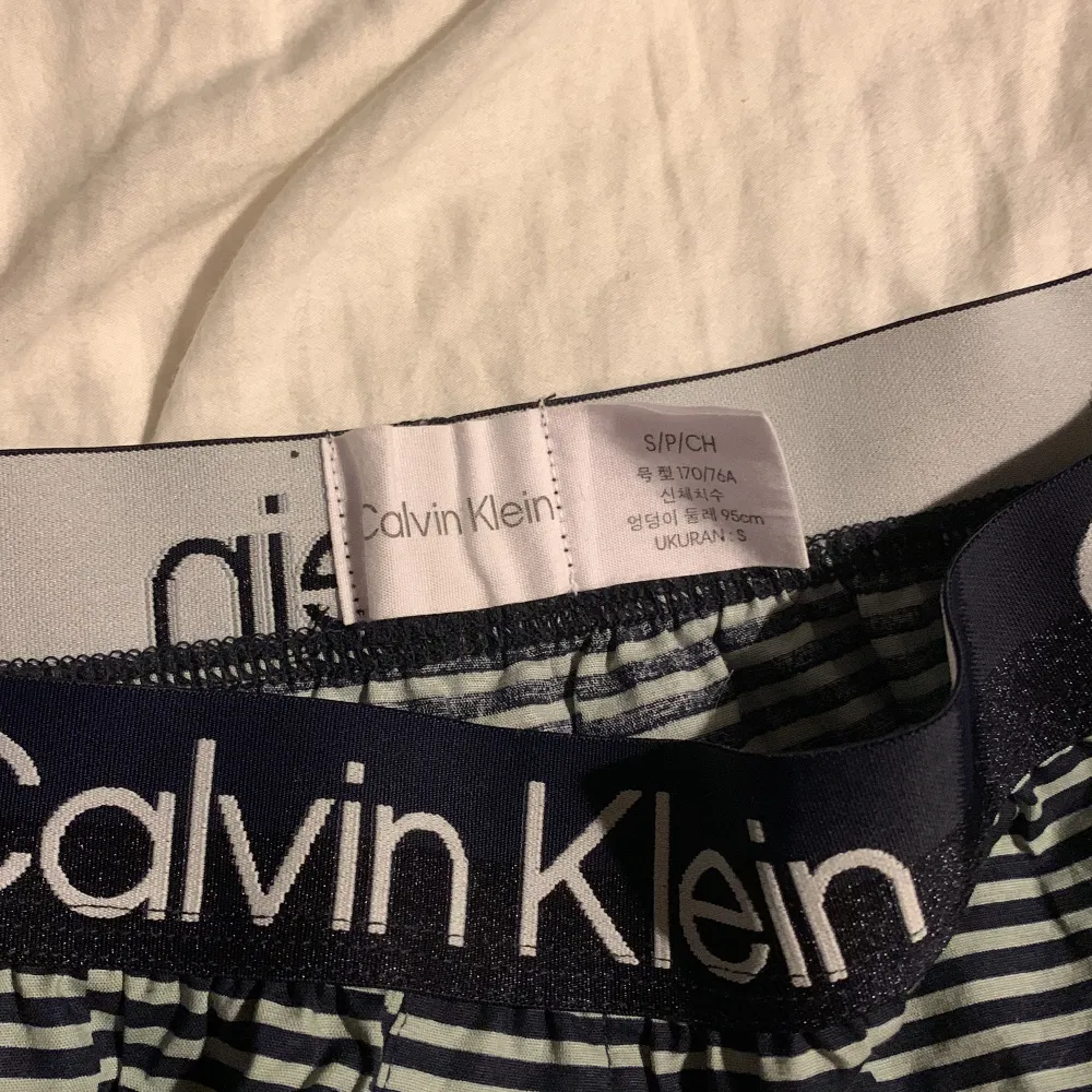 Jättesnygga boxershorts från Calvin Klein. Går att använda för både tjejer o killar.. Shorts.