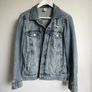 Jeansjacka  - Sparsam är använd jeansjacka 