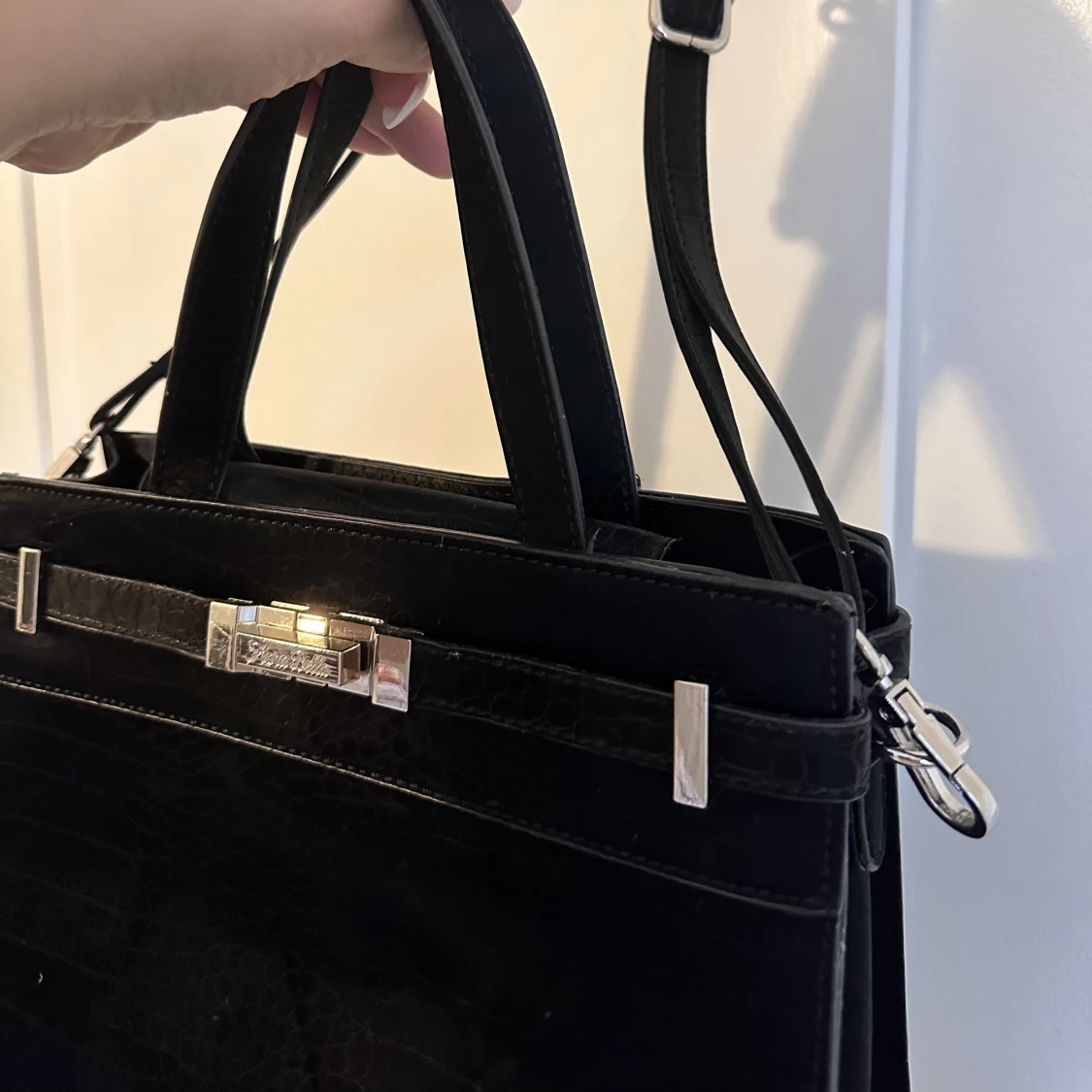 Svart väska  - 91