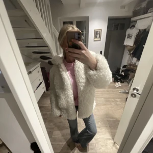 Teddyjacka - Så mysig jacka till hösten och vintern🥰. Jätte varm och cool❣️