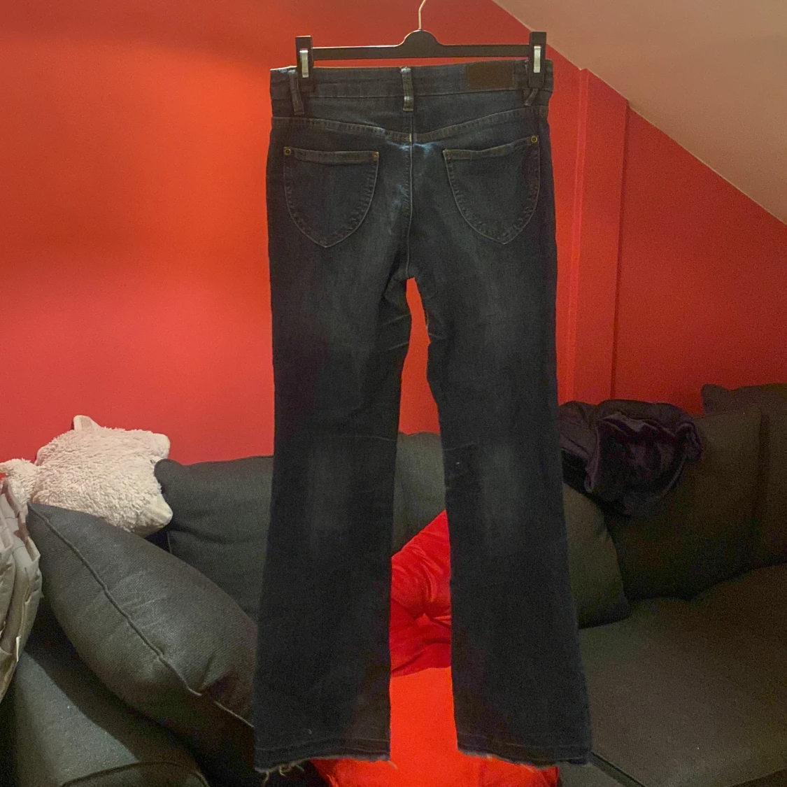 Låg midjade byxor från bikbok  - 90