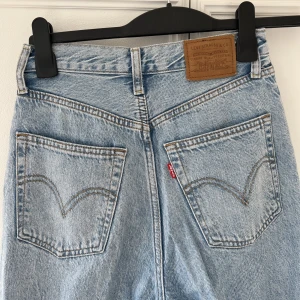 Levis jeans - Helt nya Levis jeans, knappt använda. Modell 501. Storlek W25! Köparen står för frakt.