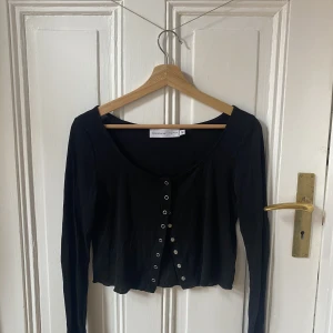 Stefanie Giesinger Topp - Trendig liten topp från Stefanie Giesingers kollektion för nu-in!!! 🖤🖤