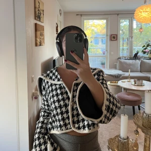 Topp/jacka  från cider  - Säljer min super söta topp från cider, som både kan användas som en tröja eller tunn jacka! 