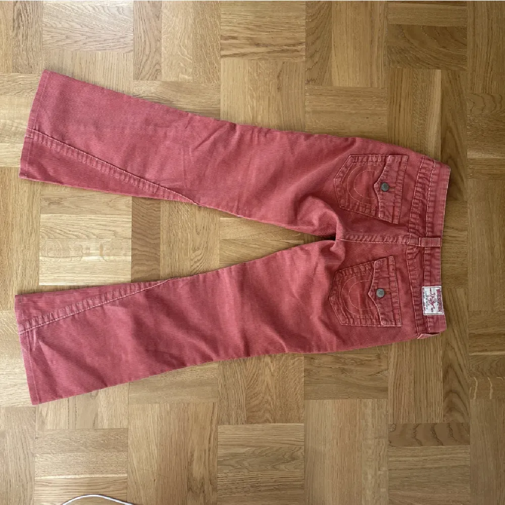 Balla true religion jeans i manchester. Färgen passar perfekt till hösten. Små i storleken. Använd gärna köp nu!. Jeans & Byxor.