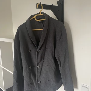 Hugo boss kavaj - Kom med bud  Andvänd 20x möjligtvis ( bra skick ) 