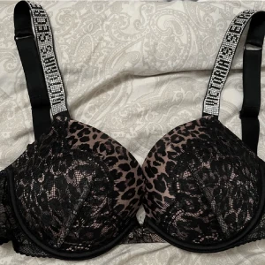 Victoria’s Secret bh - Victoria’s Secret bh köpt på Den amerikanska hemsidan använt bara en gång för att prova