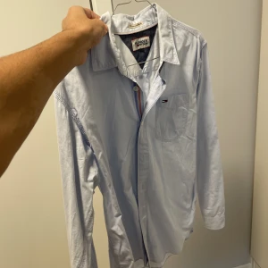 Skjorta - Storlek 176 knappt använd