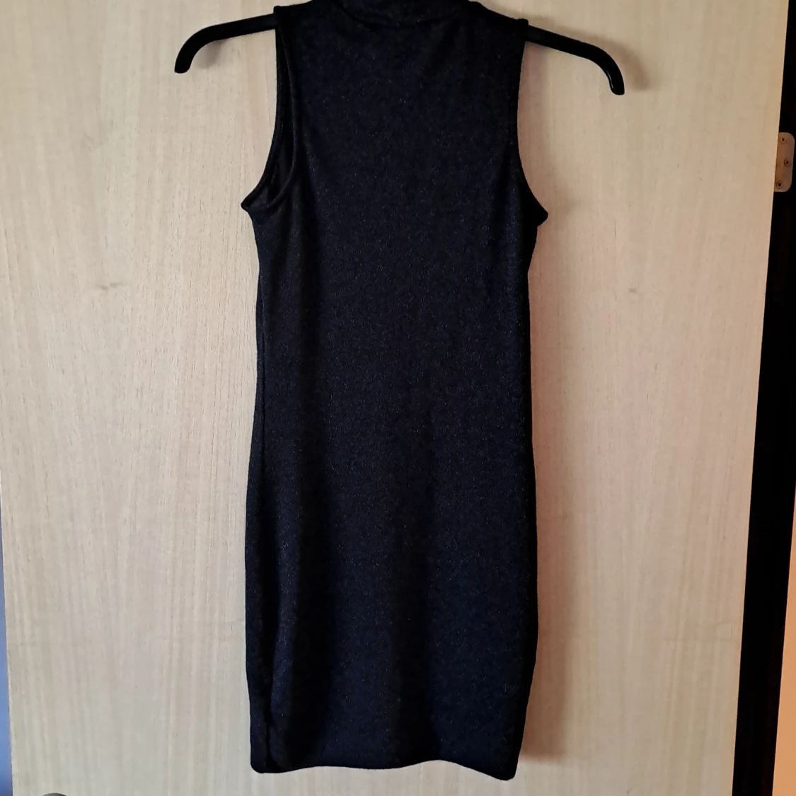 Glitrig festklänning - 91