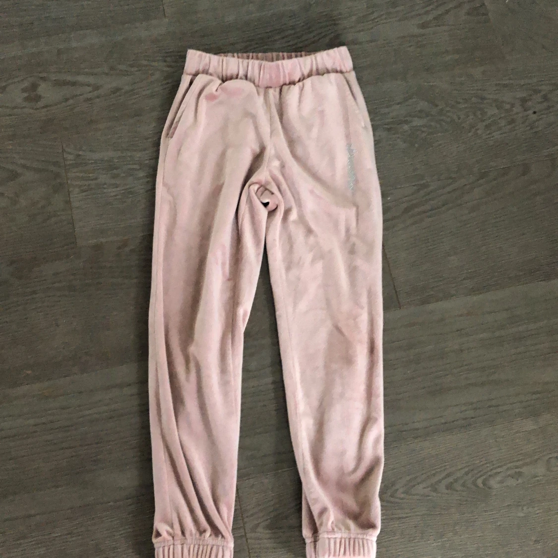 Rosa barn mjukisbyxorđ