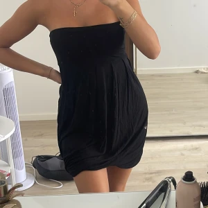Bandeau klänning - Bandeau klänning från Cubus i storlek xs