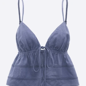 Topp - Säljer denna jätte fina blåa toppen💘