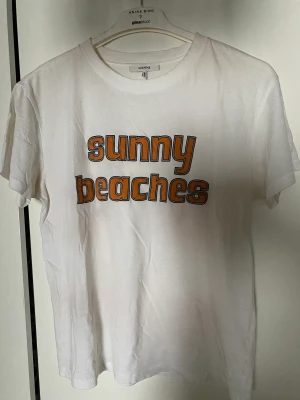 T-shirt Ganni - I jättefint skick! Stl L