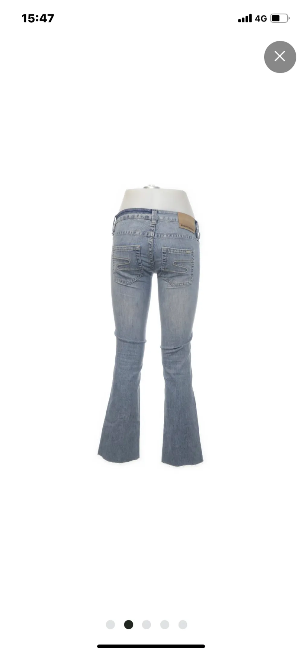 Säljare dessa skit snygga low waist jeans som jag köpte på Sellpy. Säljer som då som va för korta på mig som e 164 skulle säga att dom passar om man e 160 eller kortare. . Jeans & Byxor.
