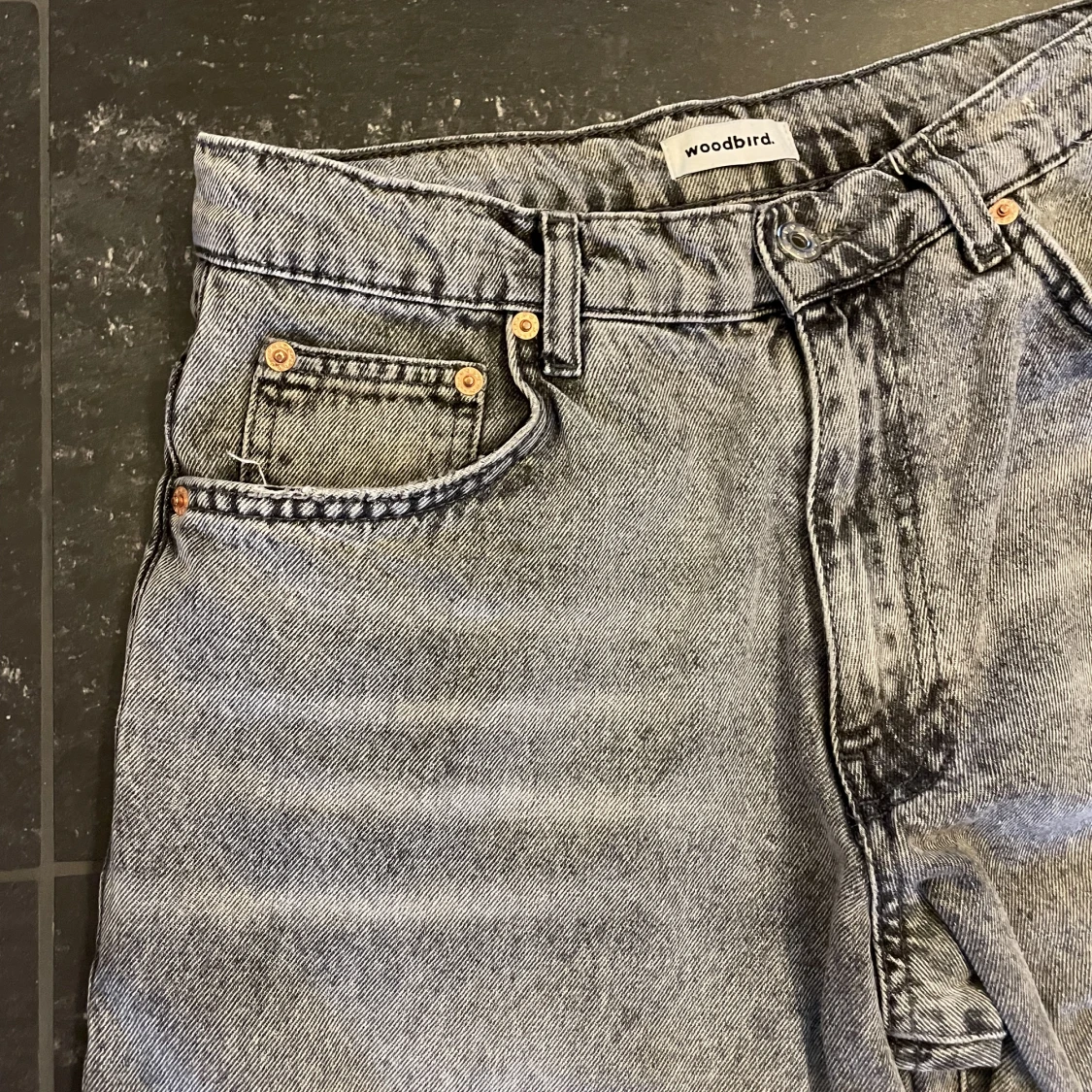 Grå Woodbird Jeans - 90