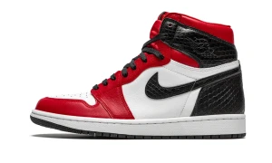 JORDAN 1 RETRO "SATIN SNAKE" HIGH - Säljer mina jordans som är använda max 3-4 gånger då de ej kommer till användning. Strl 37,5 men passar en mindre 38. 
