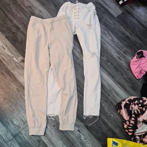 140-158 - Shortsen är lite misfärgade men syns knappt annars är allt i bra skick säljs pågrund av fel storlek trojan är 134 men funkar som 146-152 