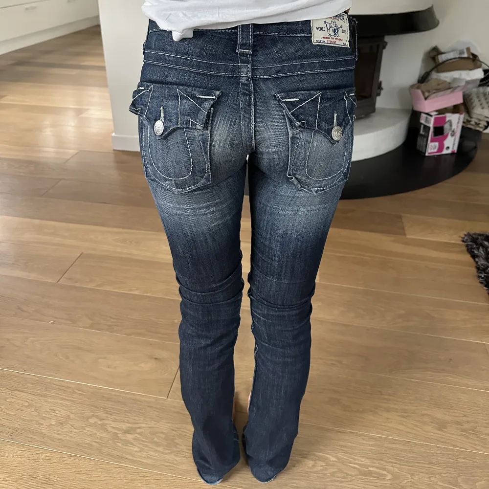 Snygga jeans från true religion! Storlek 23, straight fit. . Jeans & Byxor.