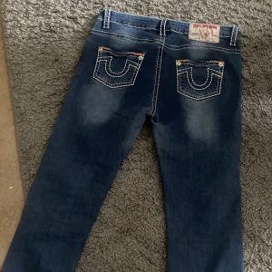 True religion  - Säljer mina true religion då de är inte kommer till användning. Dom sitter baggy på mig då jag vanligtvis har xs/s. Jag är 158 ungefär. Pris kan diskuteras.🩷