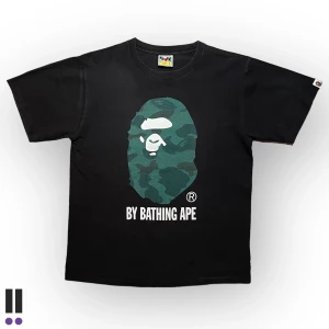 bape big camp head - skitball ÄKTA bape t-shirt me camotryck💜pit to pit, 50cm💜längd, 58cm