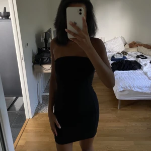 kort klänning  - säljer denna fina klänningen som tyvärr inte kommer till någon användning 💕