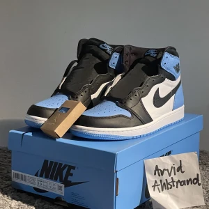 Jordan 1 Unc - Storlek: 44 Skick: Ds oanvända   Metupp i Stockholm eller frakt på köparens bekostnad  