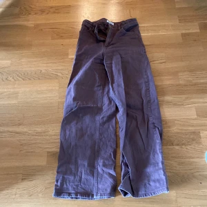 Bruna jeans strlek 158 - Fina jeans som vuxits ur