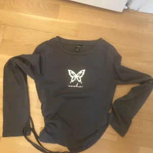 Jätte gulligt linne - Jätte gulligt linne från yesstyle aldrig använd då den inte är min stil i jätte bra skick!!