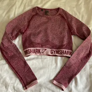 Longsleeve träningstopp från Gymshark i stl xs.