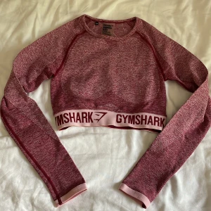 Träningstopp Gymshark  - Longsleeve träningstopp från Gymshark i stl xs.