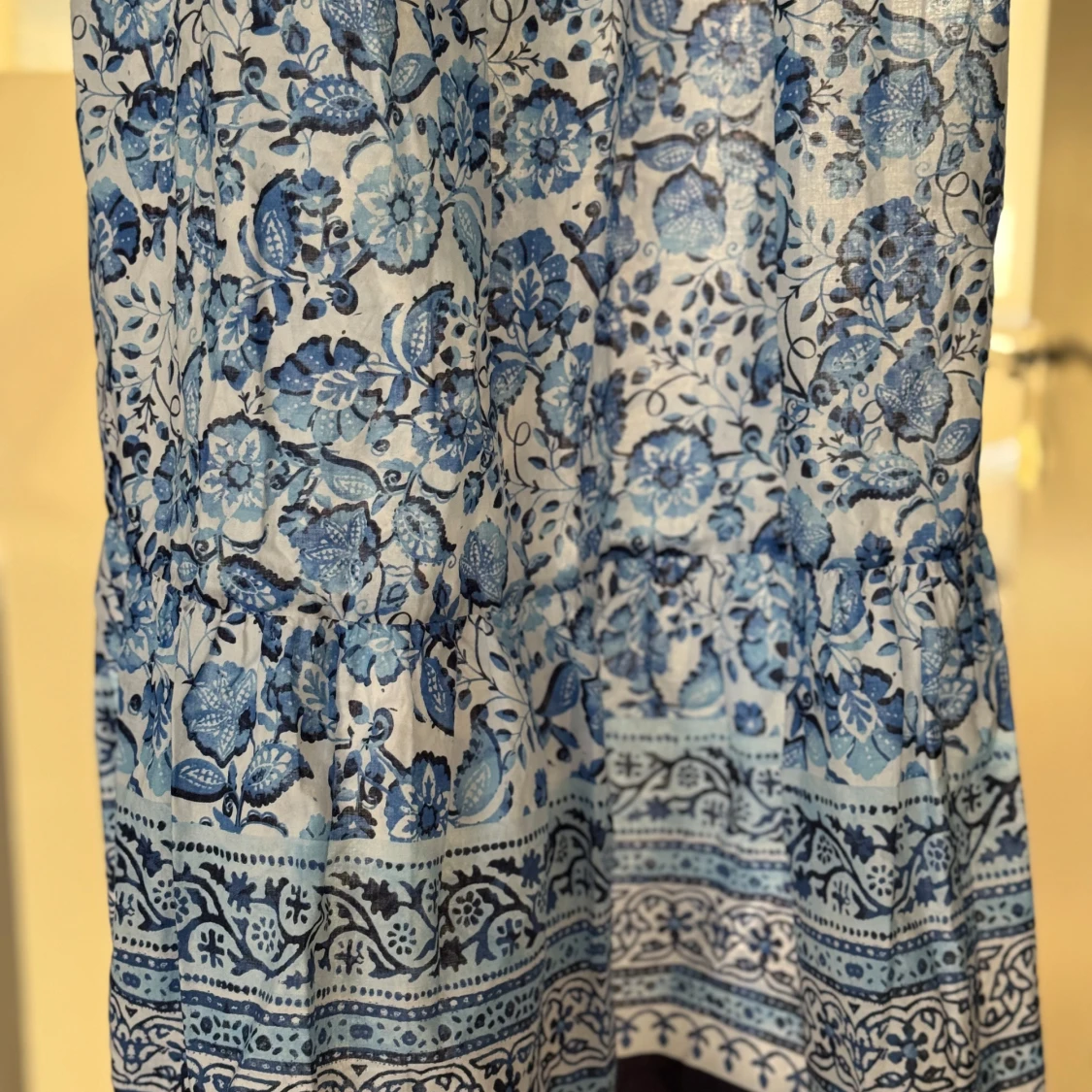 Blåvit blommig långklänning - 2