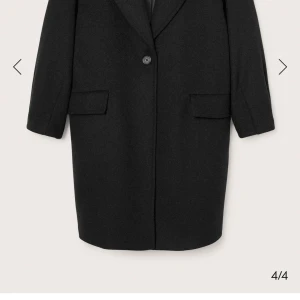 Söker denna!!!!!!!!! - LM studio Stockholm toto coat  storlek M svart sökes (MQ)